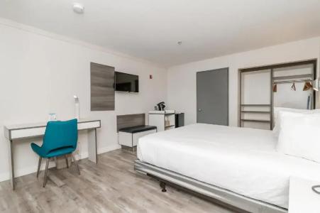 Costa Art Laguna Beach - 44