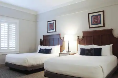 Carlisle Inn - 2