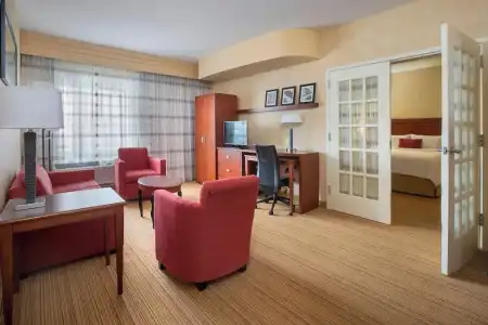 Courtyard by Marriott Boston-South Boston - 38