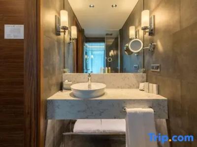 Golden Tulip Istanbul Bayrampasa - 85