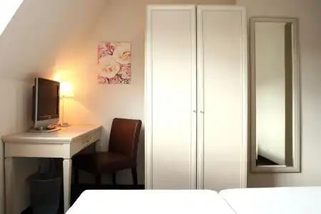 Hitrental Stauffacher Apartments - 13