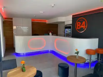 B4 - 1