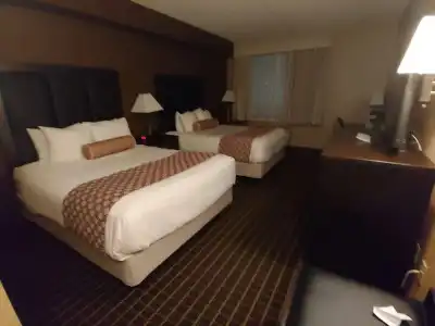 Best Western Plus Burlington Inn & Suites - 77