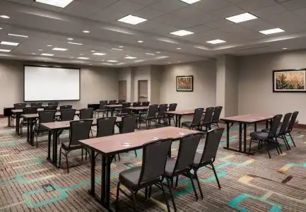 Residence Inn Phoenix Desert View at Mayo Clinic - 18