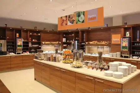Holiday Inn Express Dresden City Centre - 11