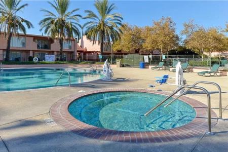 Red Lion Woodlake & Conference Center - 13