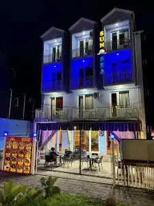 Sun House - 17