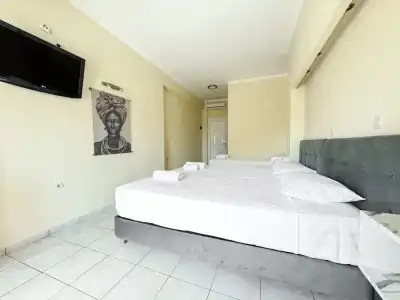 Kavos Plaza - 75