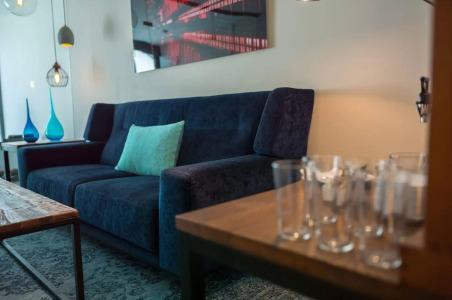 SUYTES Business Studios - 1