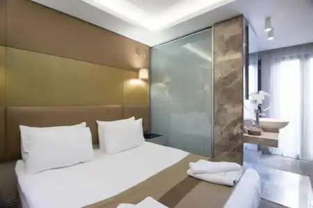 GK Regency Suites - 25