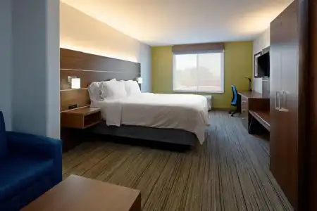 Holiday Inn Express & Suites Fresno South by IHG - 39