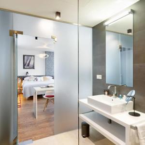 Mosaic House Design - 30