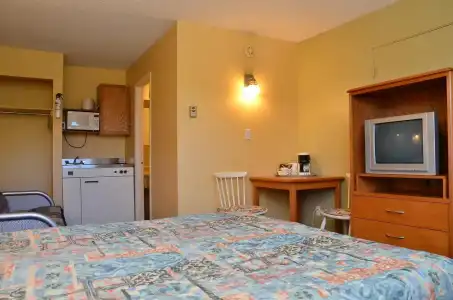 Canadas Best Value Inn - 13