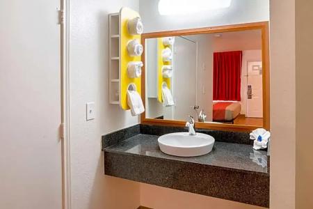 Motel 6 Grand Prairie, TX - Near Six Flags Drive - 35
