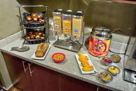 TownePlace Suites by Marriott Windsor - 10