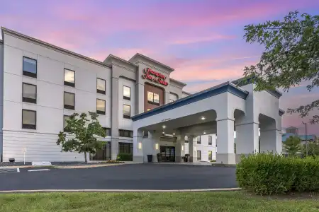 Hampton Inn & Suites Louisville East - 33