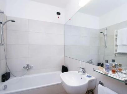 Mary - 19