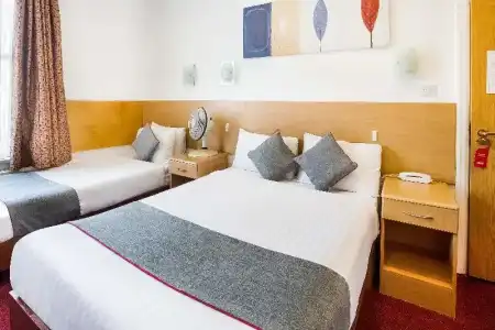 London Guest House by OYO - Acton - 69