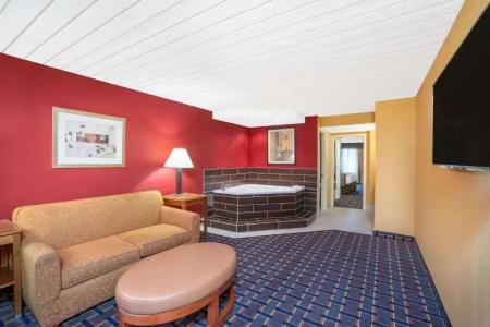 Baymont by Wyndham Knoxville I-75 - 56