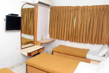 Kamran Residency - Near US Embassy - 3