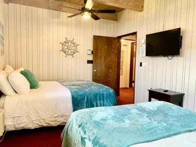 Breakers Boutique Inn - 50