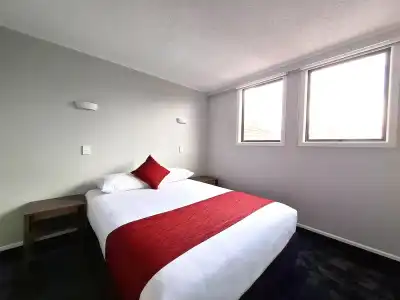 Beetham Park Motel - 13