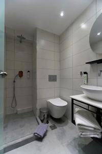 Piraeus City - 106