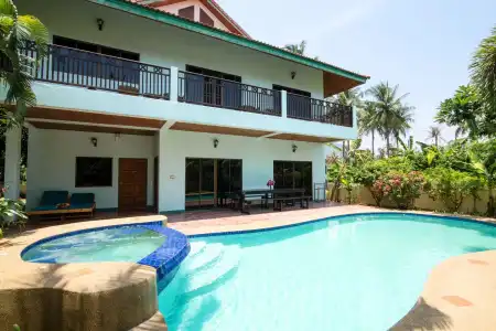 Dolphin Bay Beach Resort - 17