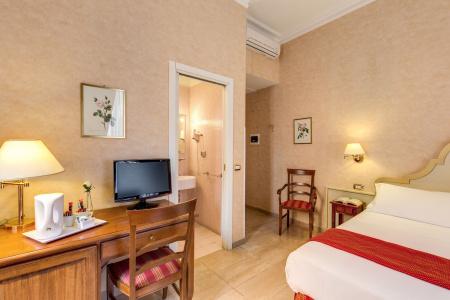 Roman Terrace - 13