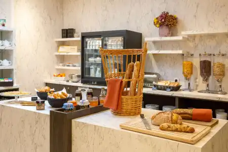 Best Western Royal Caen - 10