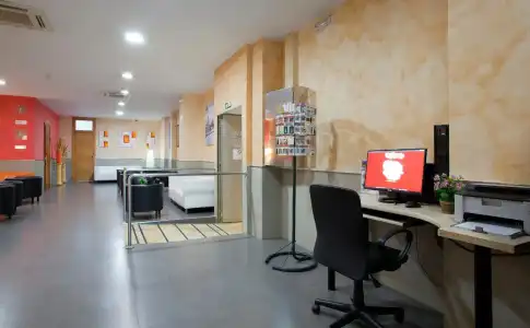 Hostal Barcelona - 12