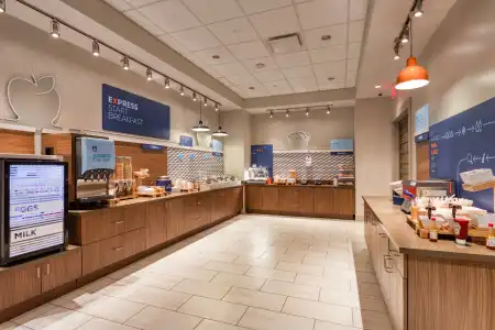 Holiday Inn Express & Suites Charlotte - South End by IHG - 23