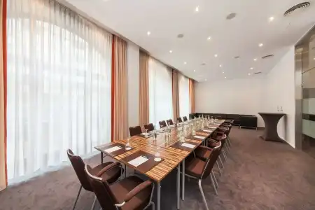 Garner Berlin - Checkpoint Charlie by IHG - 18