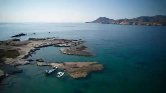 White Pebble Suites - 12