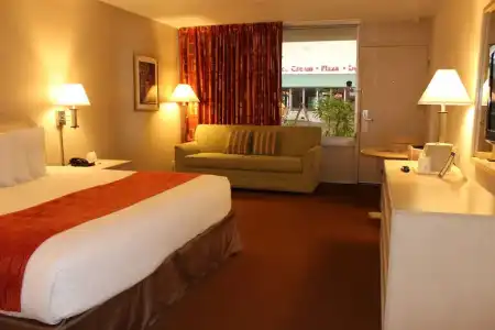 Ramada by Wyndham Kissimmee Gateway - 63