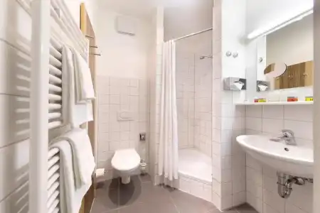 AMH Airport-Messe-Hotel - 78