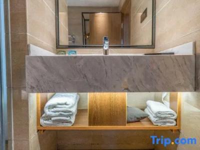 Tropic Towers Apartments - 75