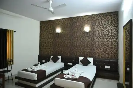 Vaishnavi - 35