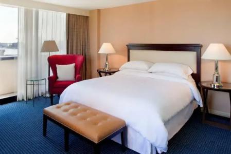 Sheraton Norfolk Waterside - 66