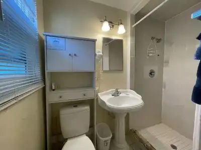 Daytona Shores Inn and Suites - 6