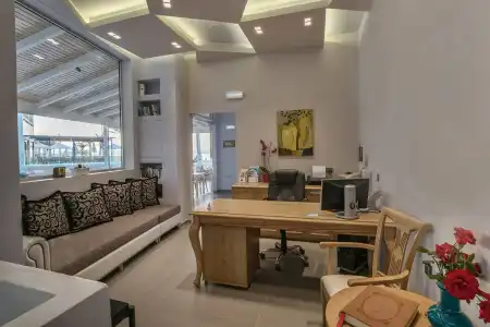 Pearl SeaBreeze Suites - 1