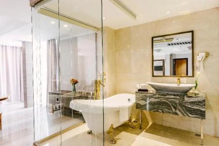 Winsuites Saigon - 98