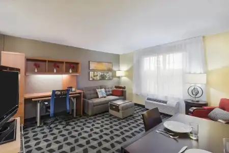 TownePlace Suites by Marriott Pensacola - 37
