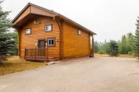 Glacier House Resort - 45
