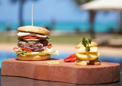 Bluebay Beach Resort & Spa - 12