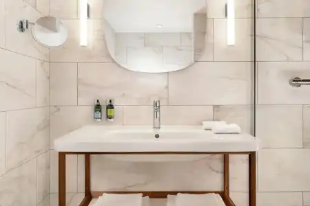 Le Meridien - 12