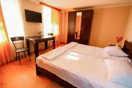 Green Garden Guest House - 1