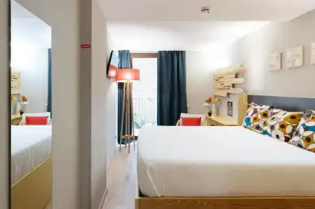 Yeah Barcelona Hostel - 12