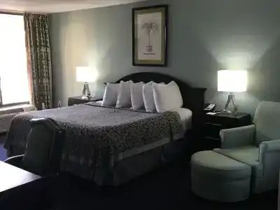 Days Inn by Wyndham Orlando Airport Florida Mall - 25