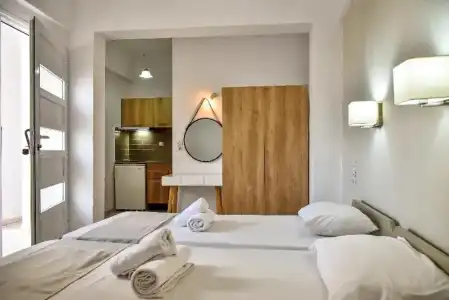 Iraklis Studios & Apartments - 128